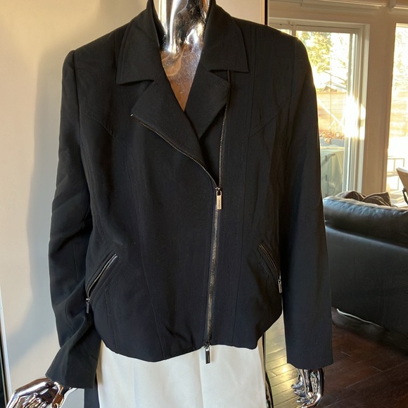 Olsen women’s Suit - Picture 2 of 14